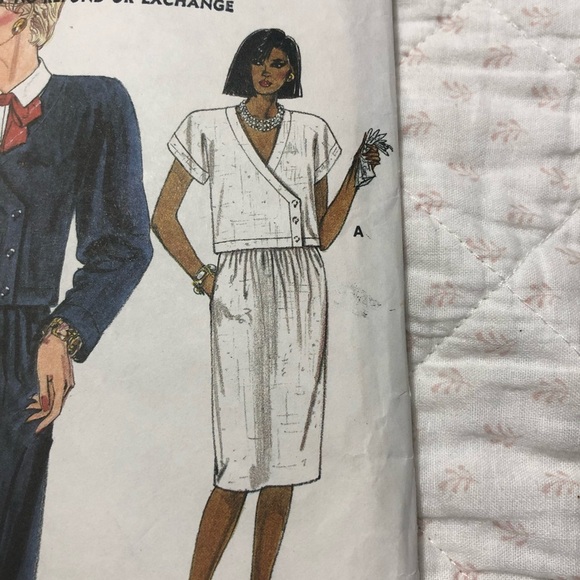 Very Easy Very Vogue 9340 Pattern - cut to 10 ( 6-8-10) all pieces there. - Picture 5 of 7